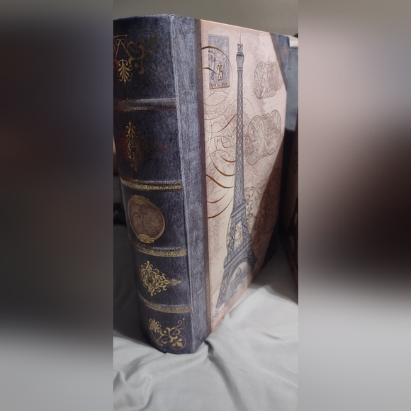 Covert book safe set of 2 faux books (hollow) by punch studio french collection - Picture 3 of 16